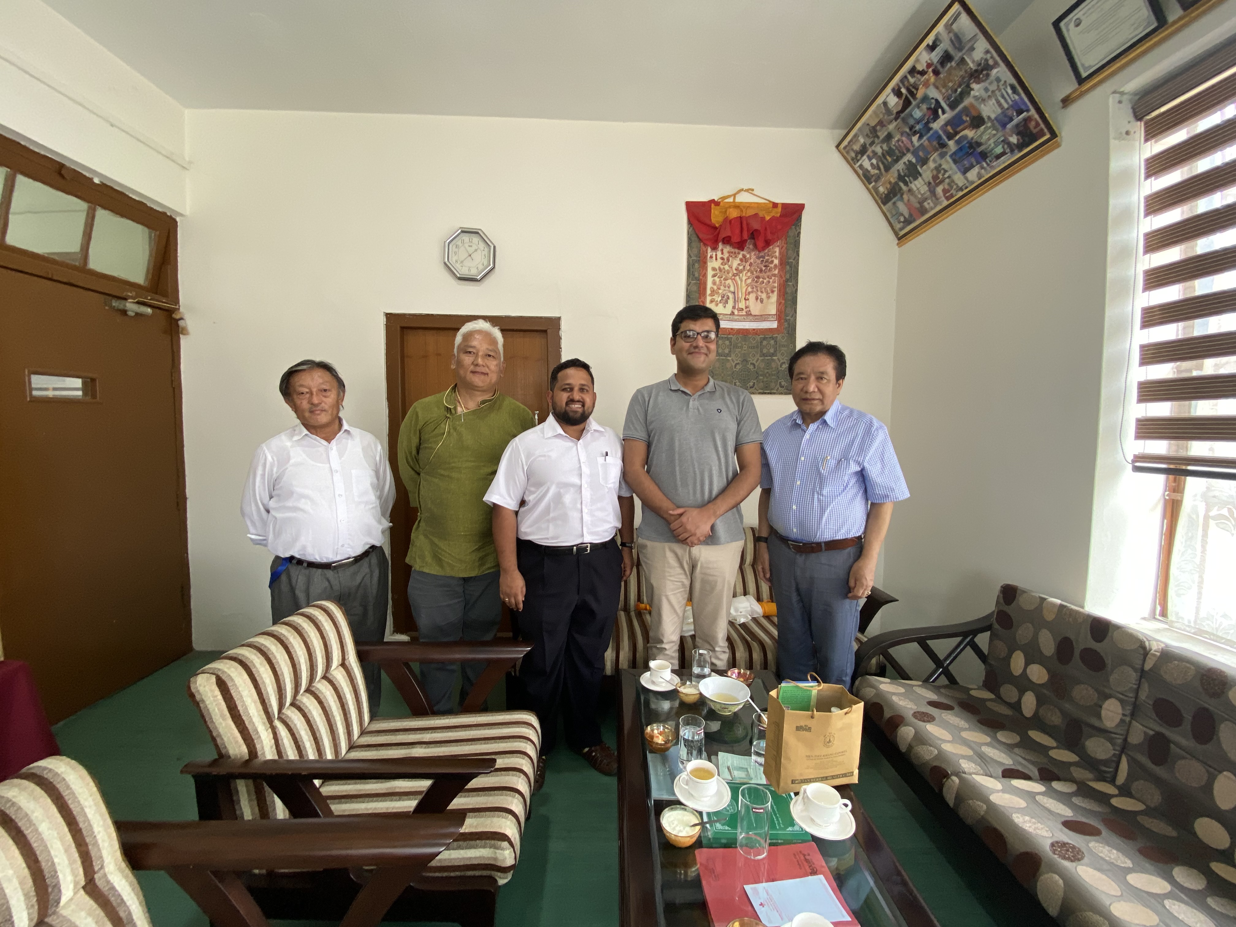 Read more about the article The New Liaison Officer visits Men-Tsee-Khang