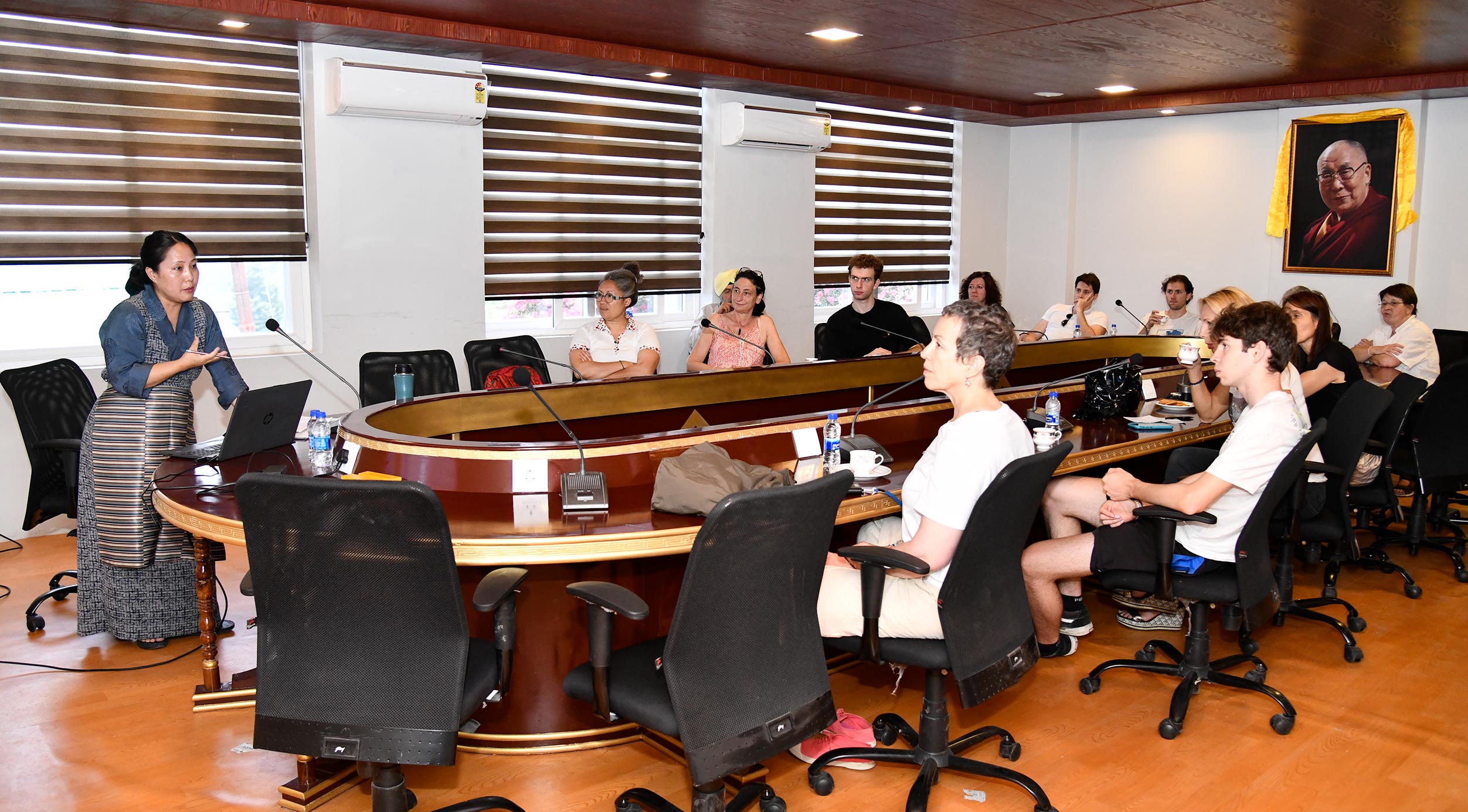 Read more about the article Short term course on Tibetan Medicine for a group from France